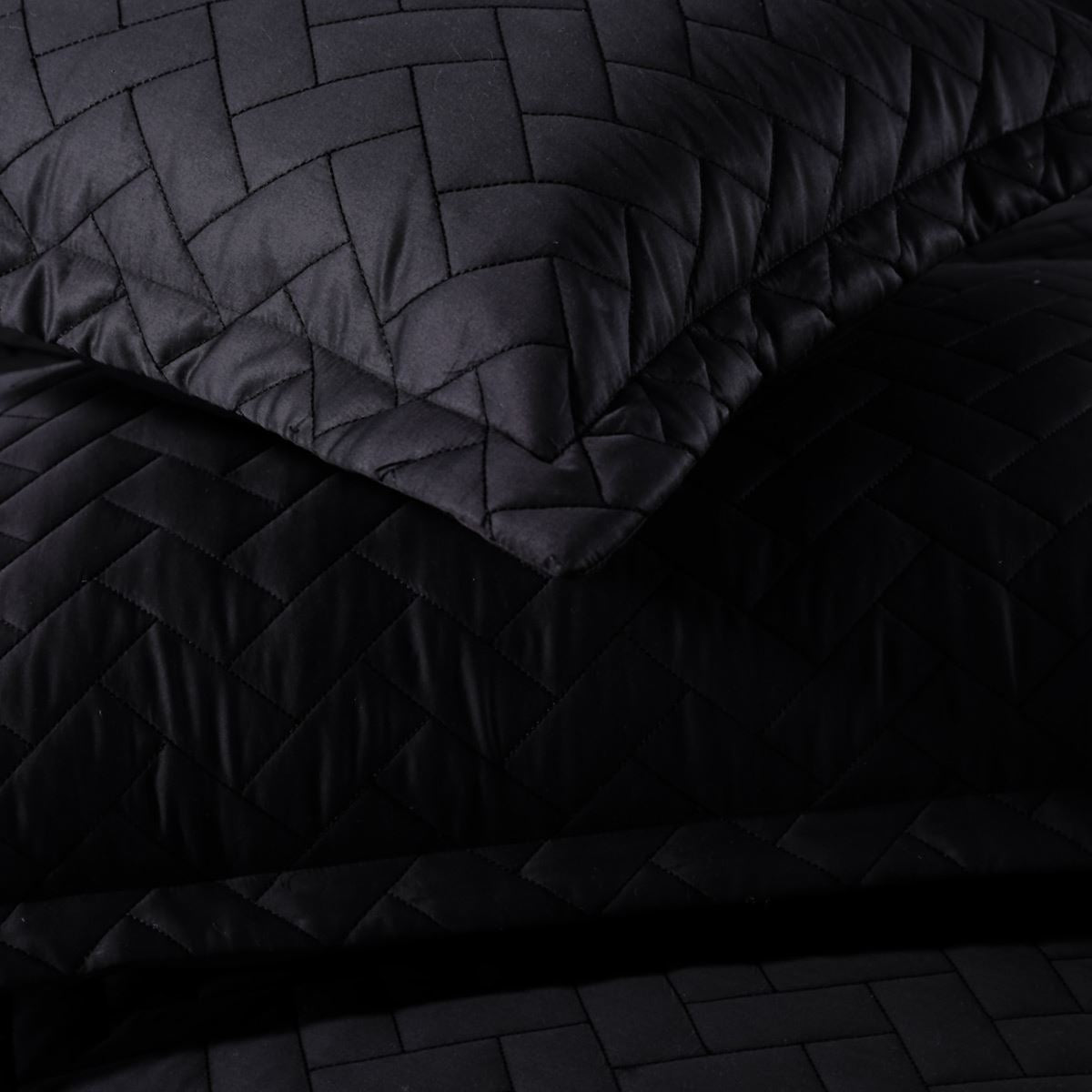 Black Down Bed Spread Set