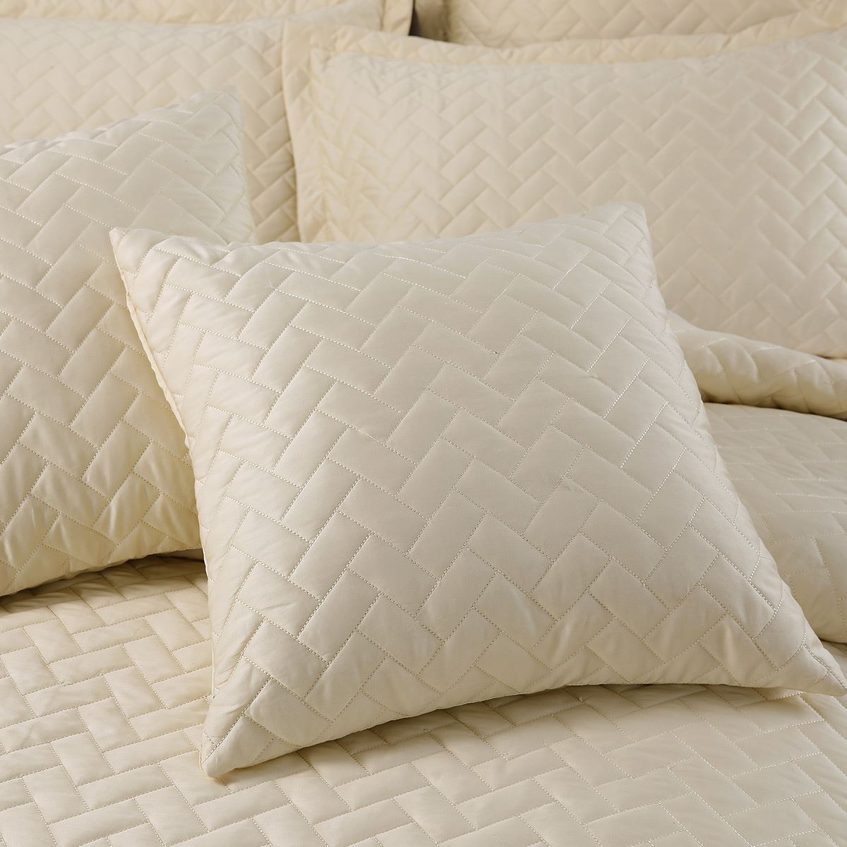 After Glow Bed Spread Set