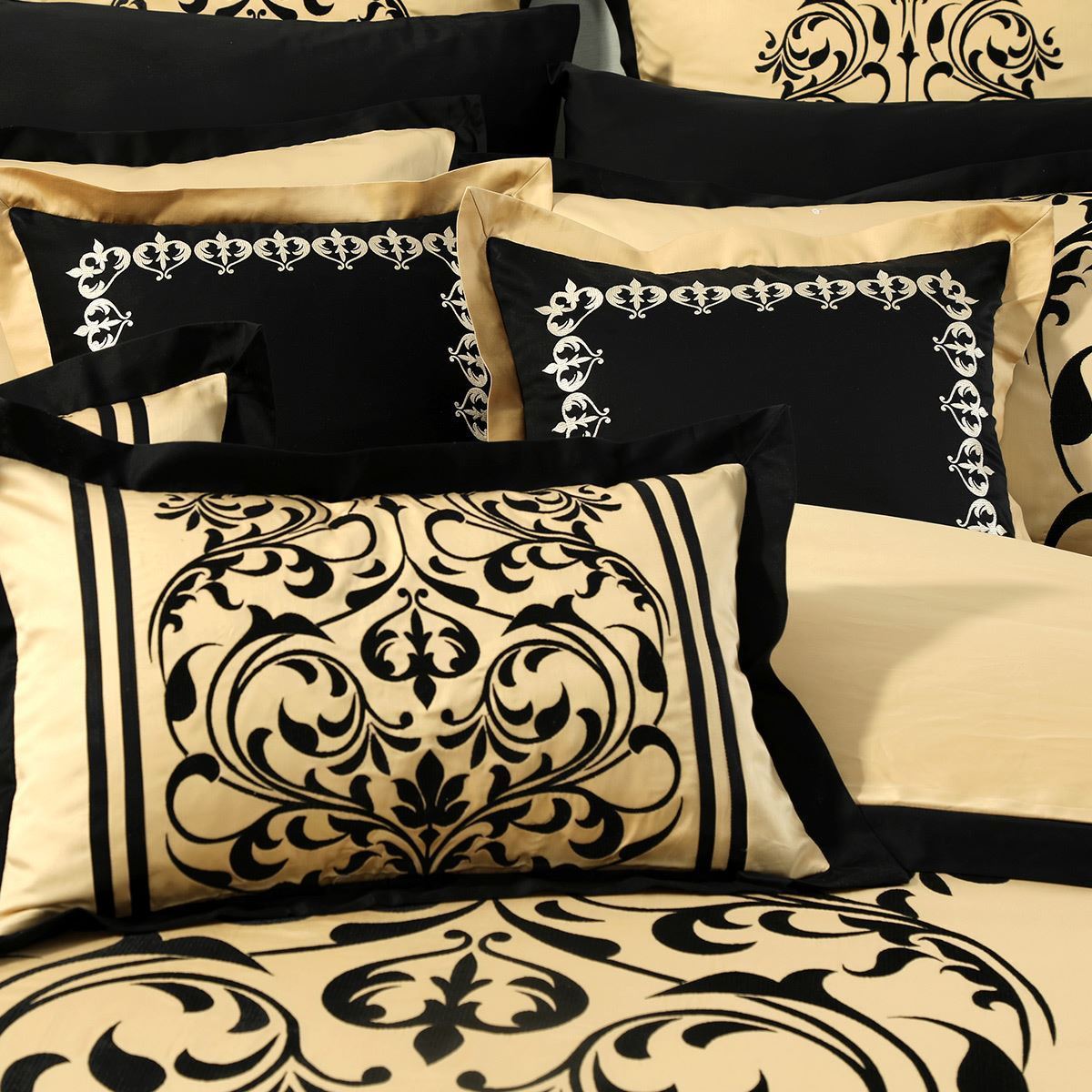 Royal Ornament Duvet Set