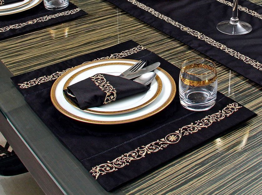 Golden Swirls Black Full Set