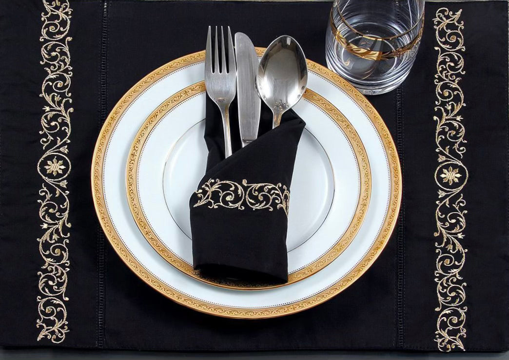 Golden Swirls Black Full Set