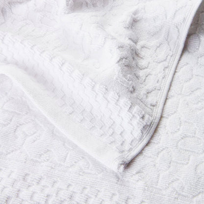WHITE JACQUARD BATH TOWEL