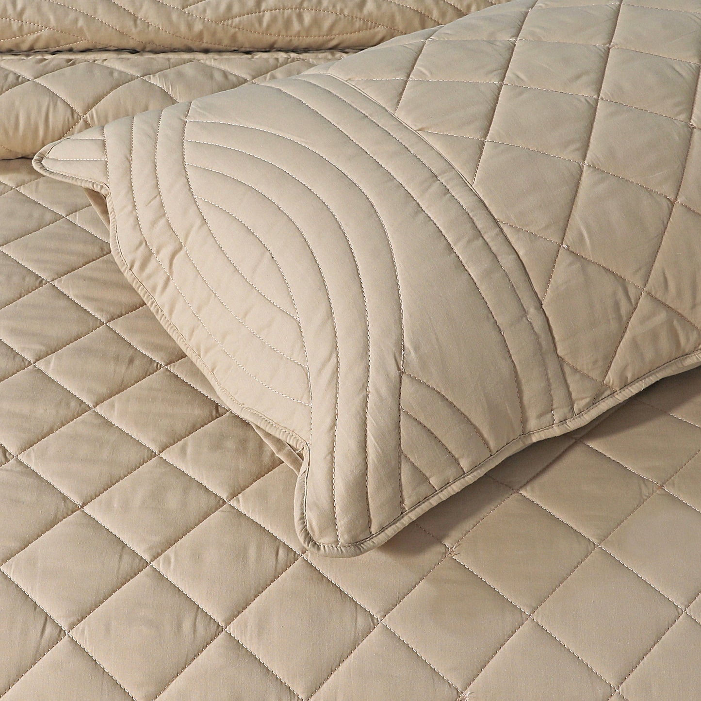 Sepia Scallop Bed Spread Set