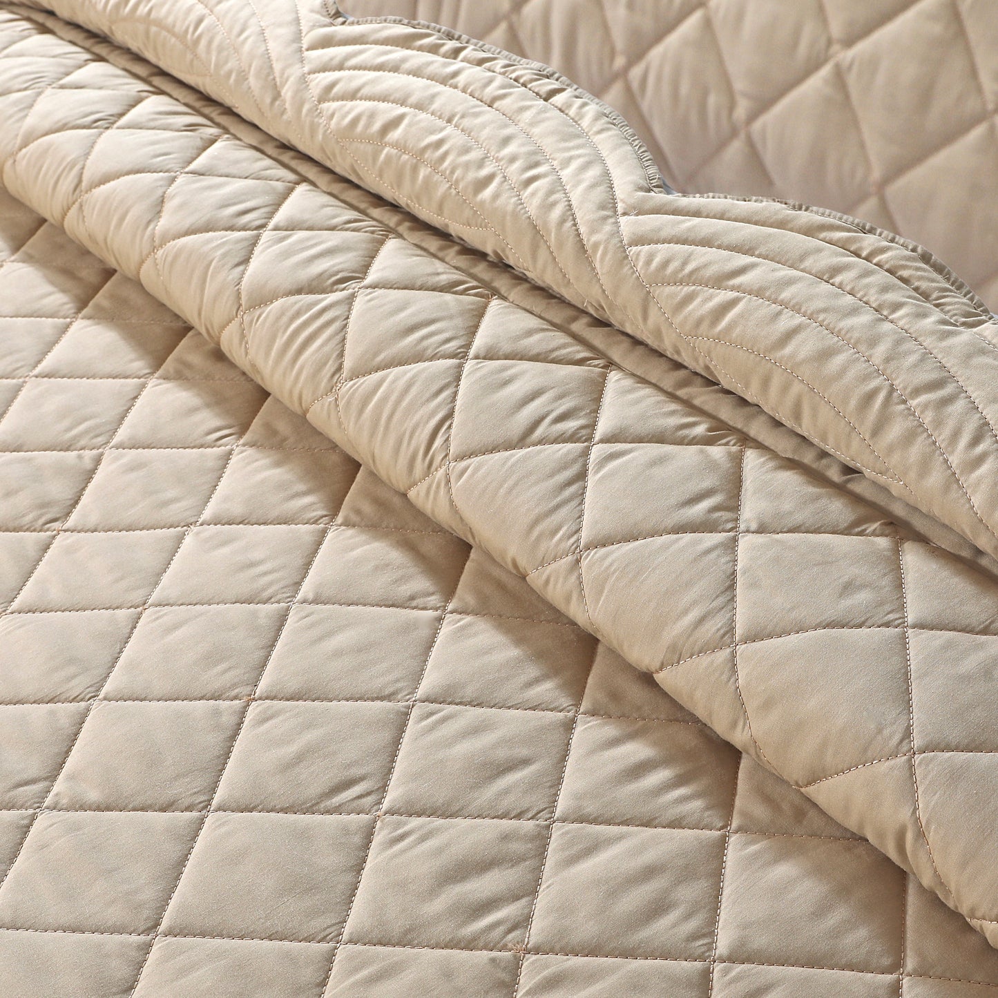 Sepia Scallop Bed Spread Set