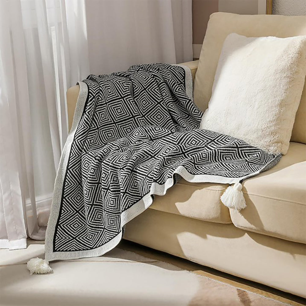 GEOMETRIC THROW BLACK