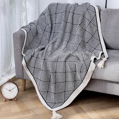 GEOMETRIC THROW BLACK